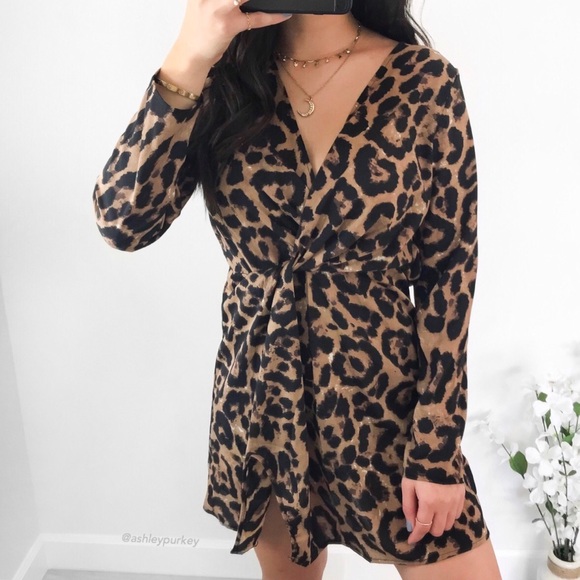 ❤️SALE❤️ Brown leopard knotted long sleeve dress - Picture 2 of 4